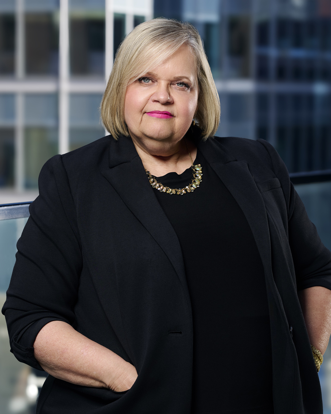 Robin Thompson headshot